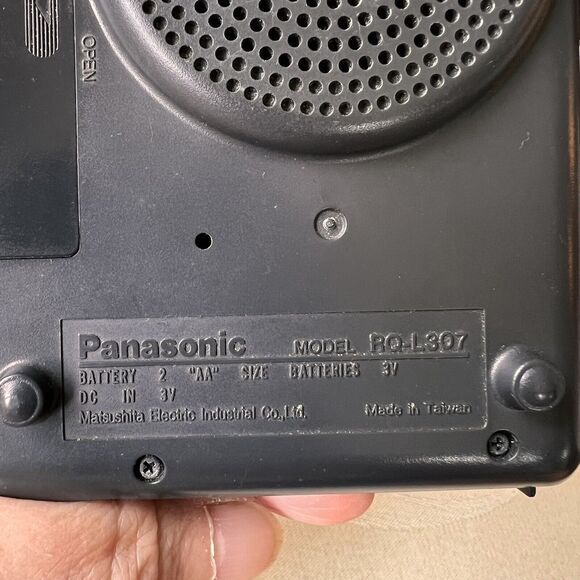 Panasonic RQ-L307 Mini Cassette Player Recorder PARTS ONLY Not Working - Picture 2 of 7